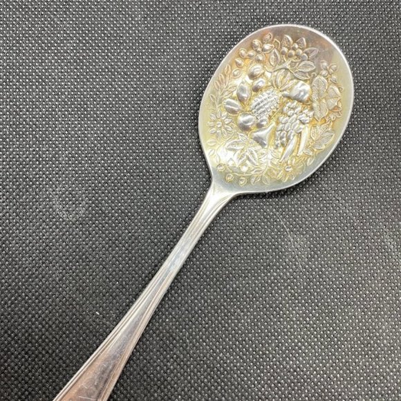 EL Sheffield England Electroplated Nickel Silver Fruit and Nuts Pattern Spoon - Picture 1 of 4